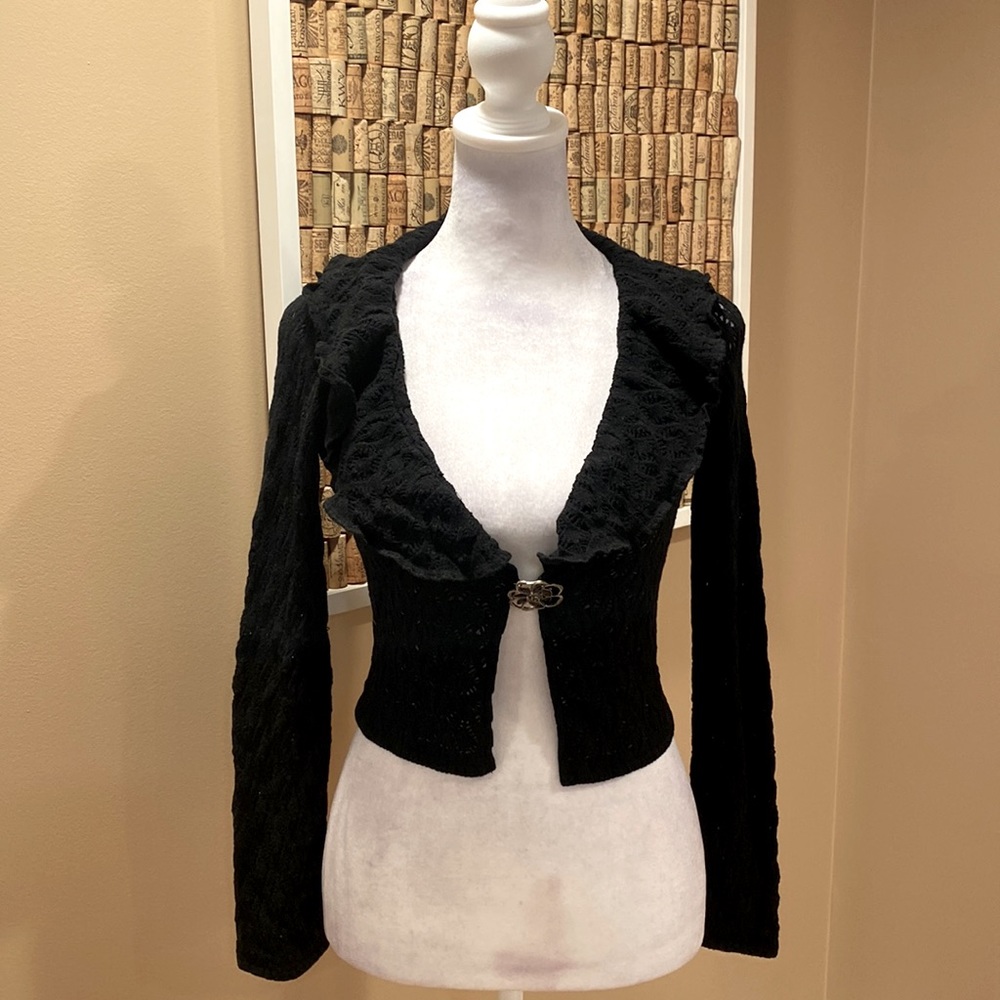 NWT.  Tequila Solo Aigle Soft Black Open Knit Sweater with Flower Pin 4 closure